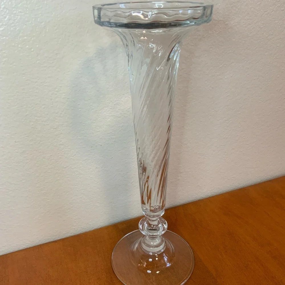 Stunning Mikasa Crystal Spiral Vase - Great Condition